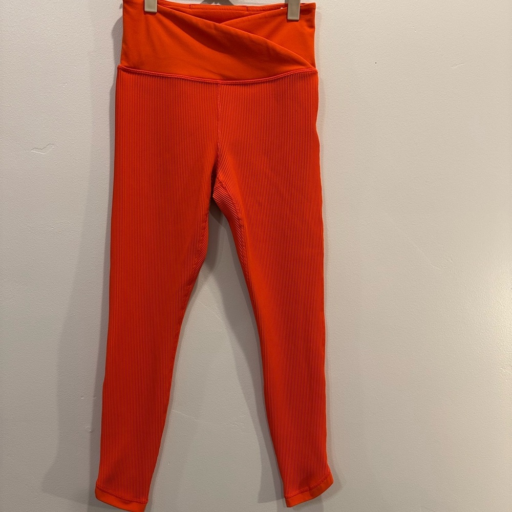 Athleta elevation crossover rib 7/8 tight. Vibrant Orange leggings. Size S.